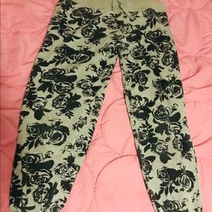 Selling old  pants and crop top in good condition